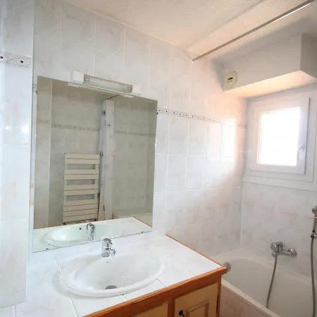 3 Pièces Avec Balcon, Proche Centre - Fr-1-676-163