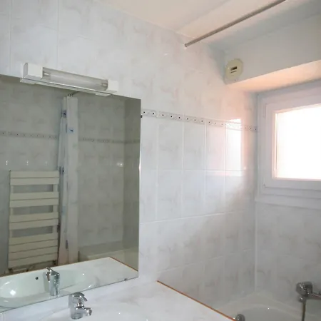 3 Pièces Avec Balcon, Proche Centre - Fr-1-676-163 Appartement *