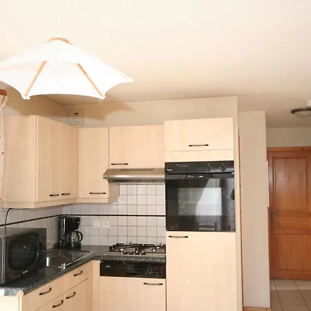 3 Pieces Avec Balcon, Proche Centre Apartment *