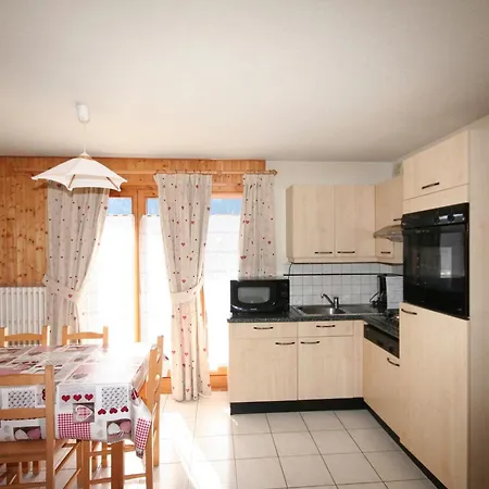 3 Pieces Avec Balcon, Proche Centre Apartment Chatel
